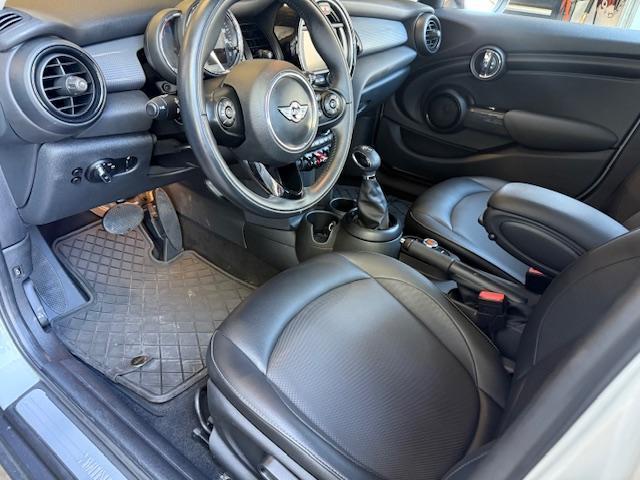 MINI Cooper 4-Door 2017