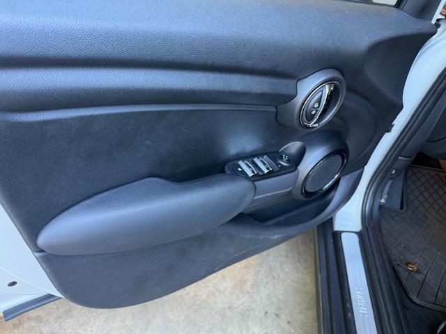 MINI Cooper 4-Door 2017