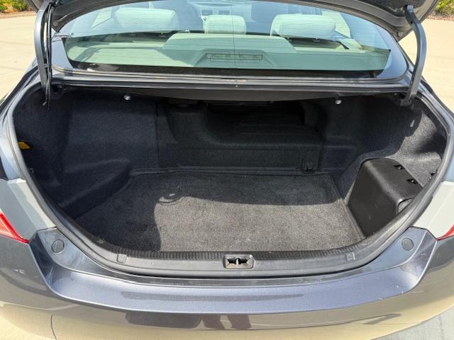 Toyota Camry Hybrid Sedan 2009