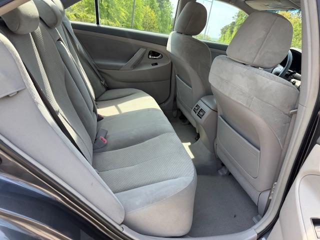 Toyota Camry Hybrid Sedan 2009