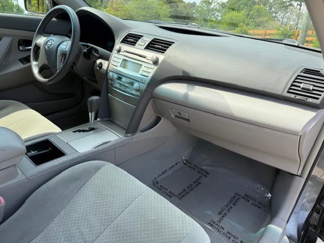 Toyota Camry Hybrid Sedan 2009