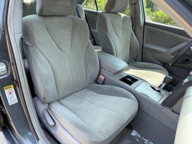 Toyota Camry Hybrid Sedan 2009