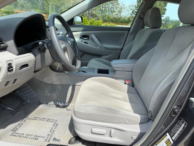 Toyota Camry Hybrid Sedan 2009