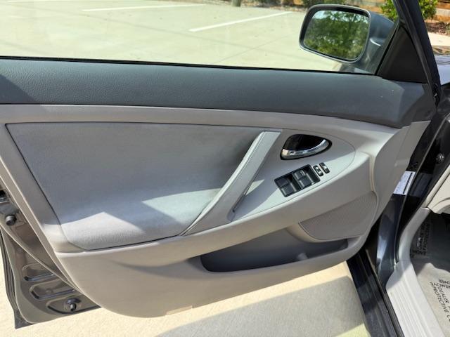 Toyota Camry Hybrid Sedan 2009