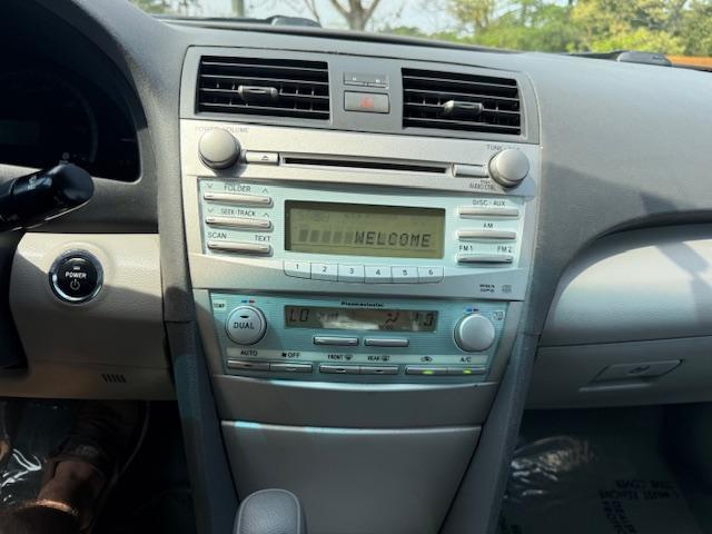 Toyota Camry Hybrid Sedan 2009