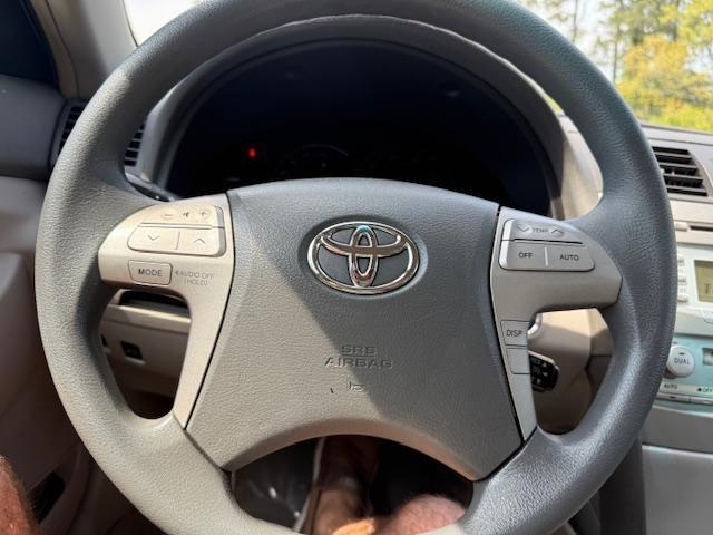 Toyota Camry Hybrid Sedan 2009