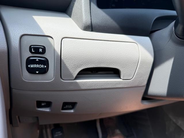 Toyota Camry Hybrid Sedan 2009