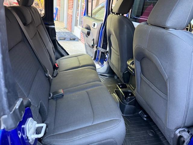 Jeep Wrangler Unlimited Sport 2018