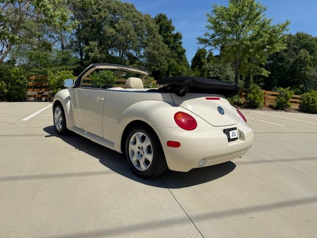Volkswagen New Beetle GLS 2.0L Convertible 2003