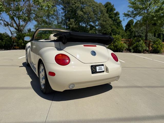 Volkswagen New Beetle GLS 2.0L Convertible 2003