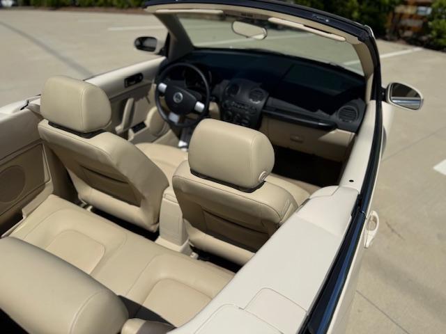 Volkswagen New Beetle GLS 2.0L Convertible 2003