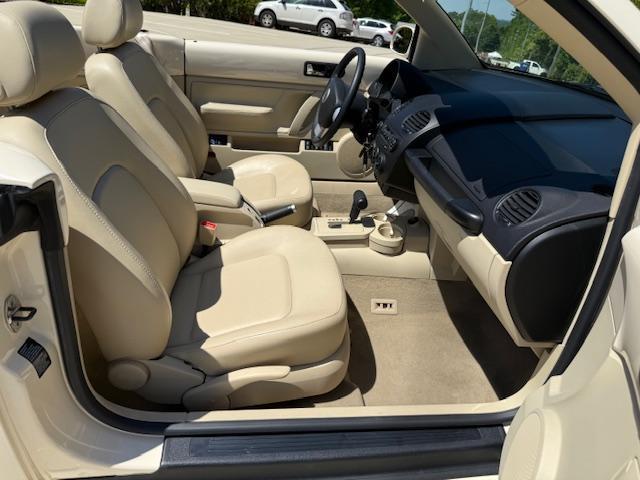 Volkswagen New Beetle GLS 2.0L Convertible 2003