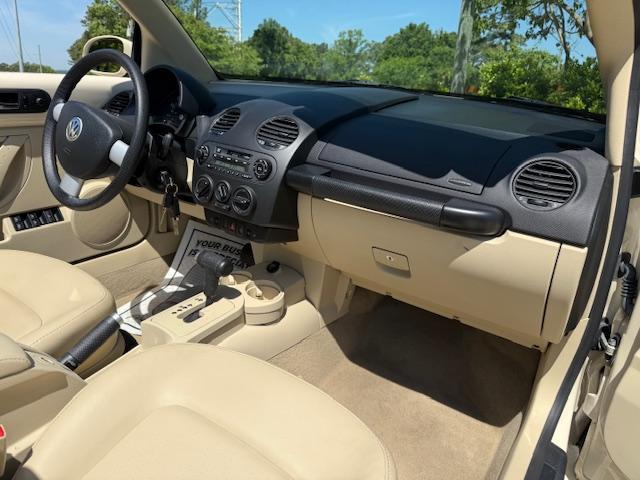Volkswagen New Beetle GLS 2.0L Convertible 2003