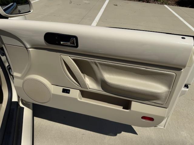 Volkswagen New Beetle GLS 2.0L Convertible 2003