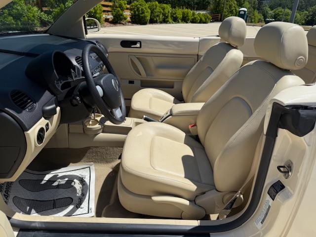 Volkswagen New Beetle GLS 2.0L Convertible 2003