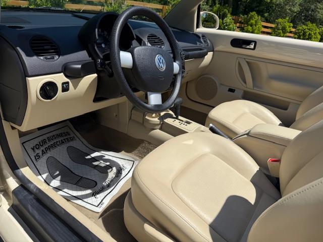Volkswagen New Beetle GLS 2.0L Convertible 2003