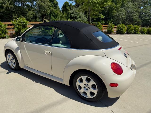 Volkswagen New Beetle GLS 2.0L Convertible 2003