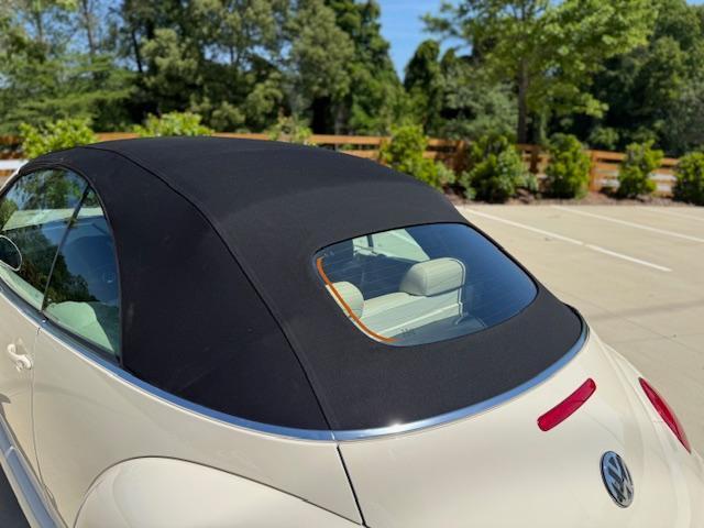 Volkswagen New Beetle GLS 2.0L Convertible 2003