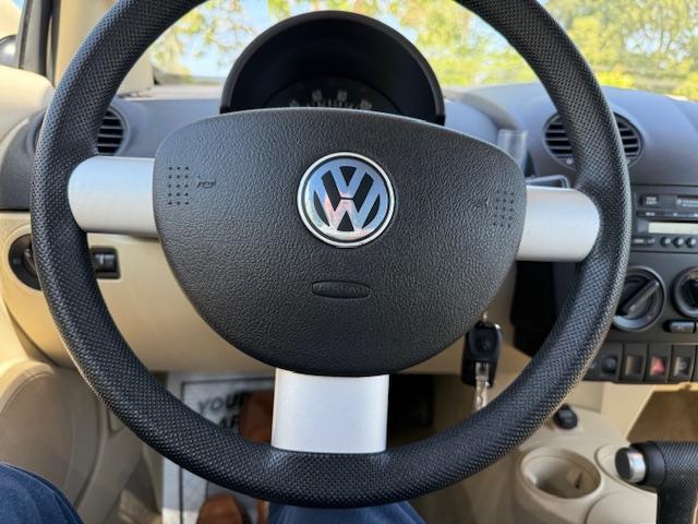 Volkswagen New Beetle GLS 2.0L Convertible 2003