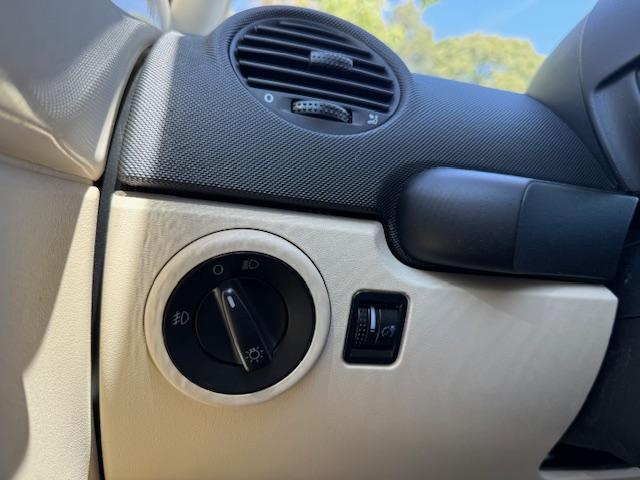 Volkswagen New Beetle GLS 2.0L Convertible 2003