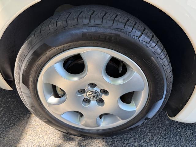 Volkswagen New Beetle GLS 2.0L Convertible 2003