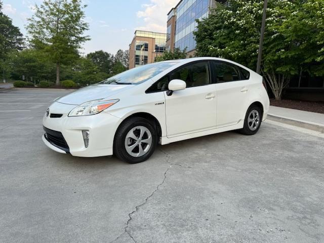 Toyota Prius Two 2015