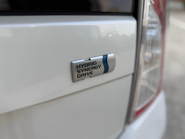 Toyota Prius Two 2015