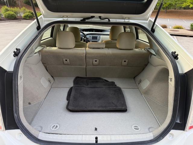 Toyota Prius Two 2015