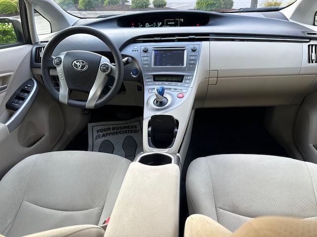 Toyota Prius Two 2015