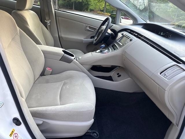 Toyota Prius Two 2015