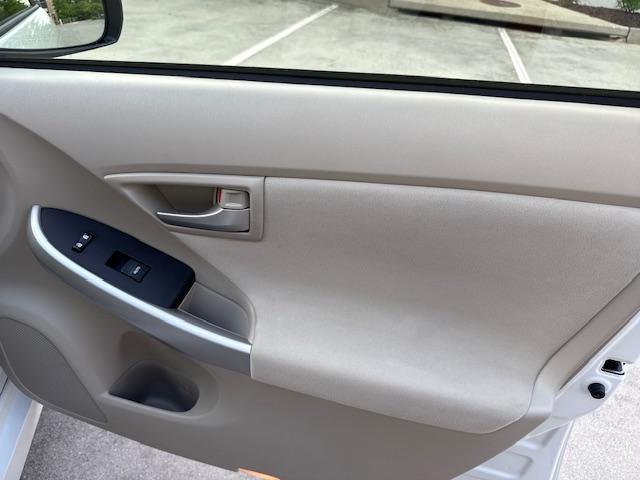 Toyota Prius Two 2015