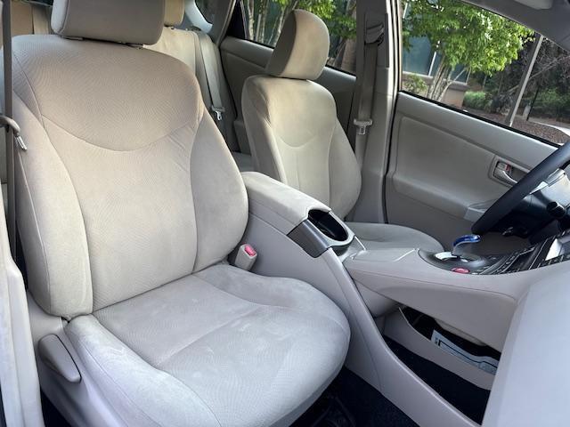 Toyota Prius Two 2015