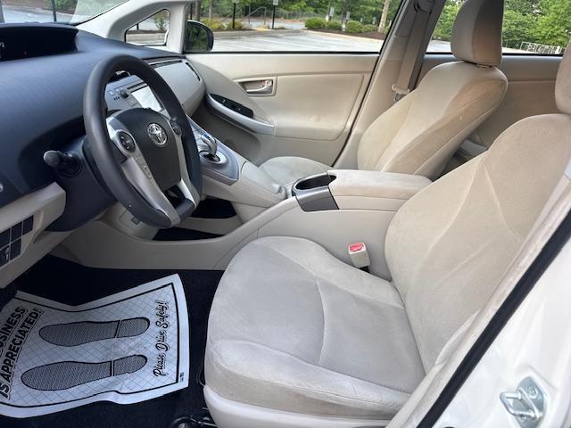 Toyota Prius Two 2015