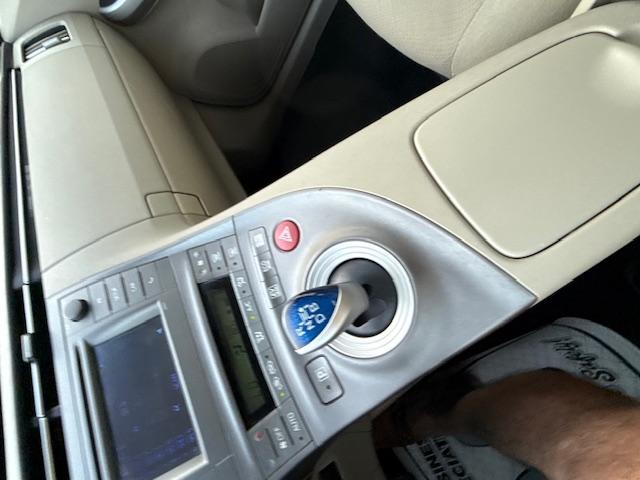 Toyota Prius Two 2015