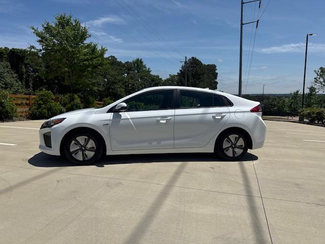 Hyundai Ioniq Hybrid Blue 2019