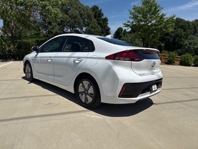 Hyundai Ioniq Hybrid Blue 2019