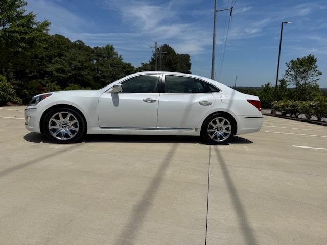 Hyundai Equus Signature 2012