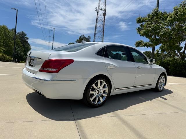 Hyundai Equus Signature 2012