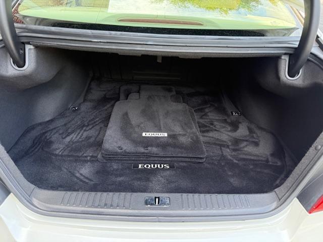 Hyundai Equus Signature 2012