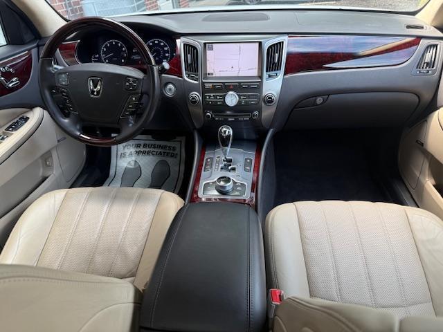 Hyundai Equus Signature 2012
