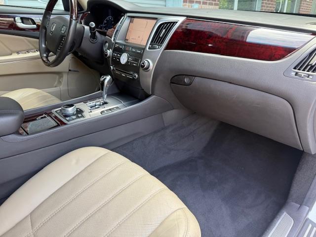 Hyundai Equus Signature 2012