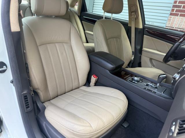 Hyundai Equus Signature 2012