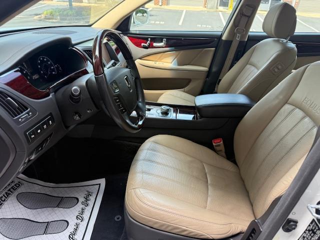 Hyundai Equus Signature 2012