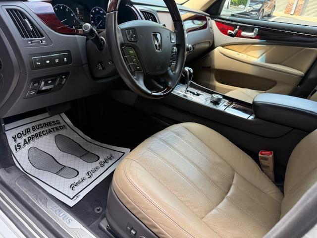 Hyundai Equus Signature 2012