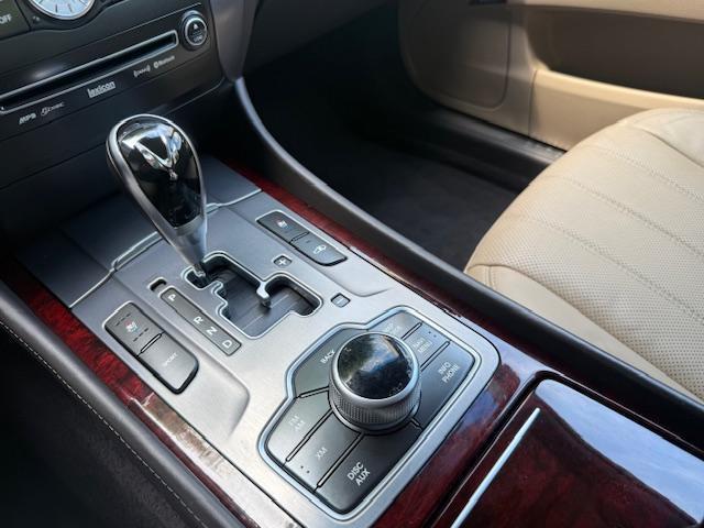 Hyundai Equus Signature 2012