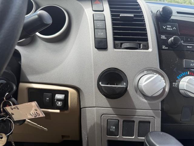 Toyota Tundra SR5 Double Cab 4.6L 2WD 2013