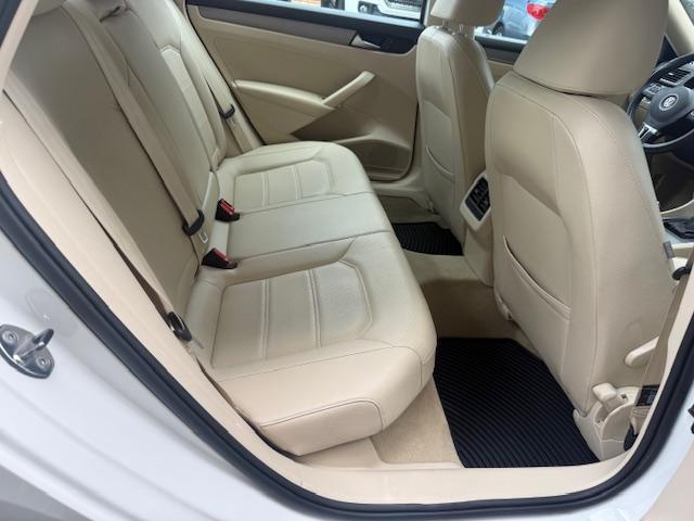 Volkswagen Passat 2.0L TDI SE AT 2014
