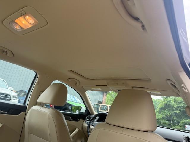 Volkswagen Passat 2.0L TDI SE AT 2014