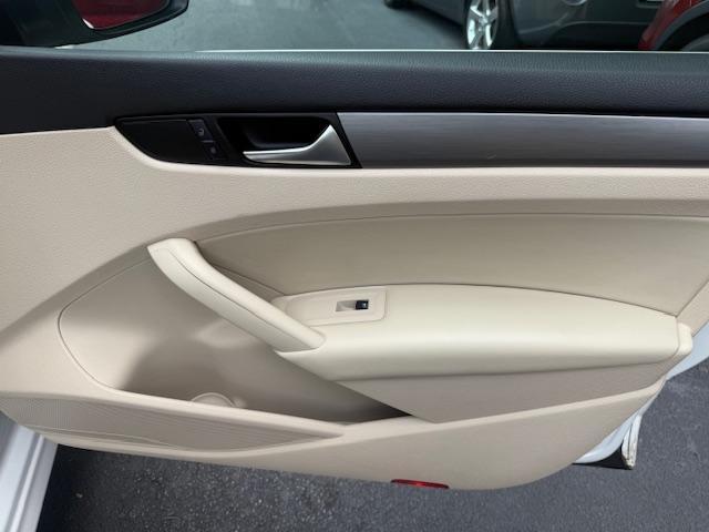 Volkswagen Passat 2.0L TDI SE AT 2014