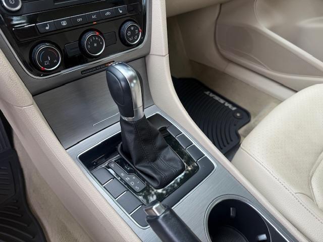 Volkswagen Passat 2.0L TDI SE AT 2014